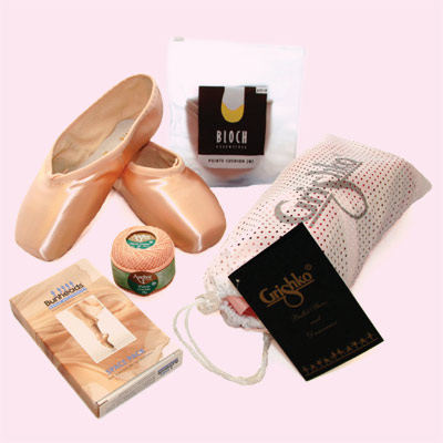 We sell a wide selection of pointe shoe accessories such as ribbons, toes cap, padding, animal wool, darning thread and sewing needles at Dancers Boutique.